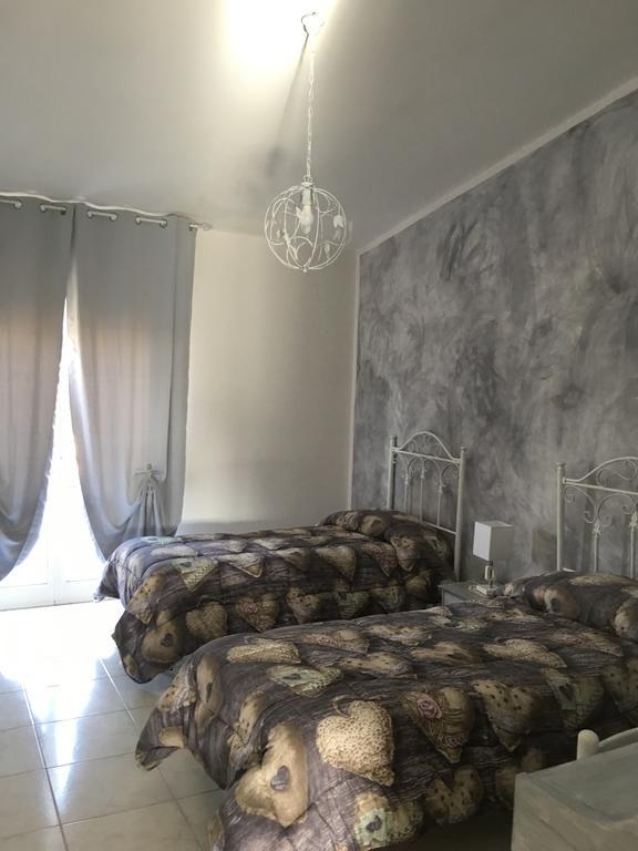 Bouganville Сан Леоне Екстериор снимка